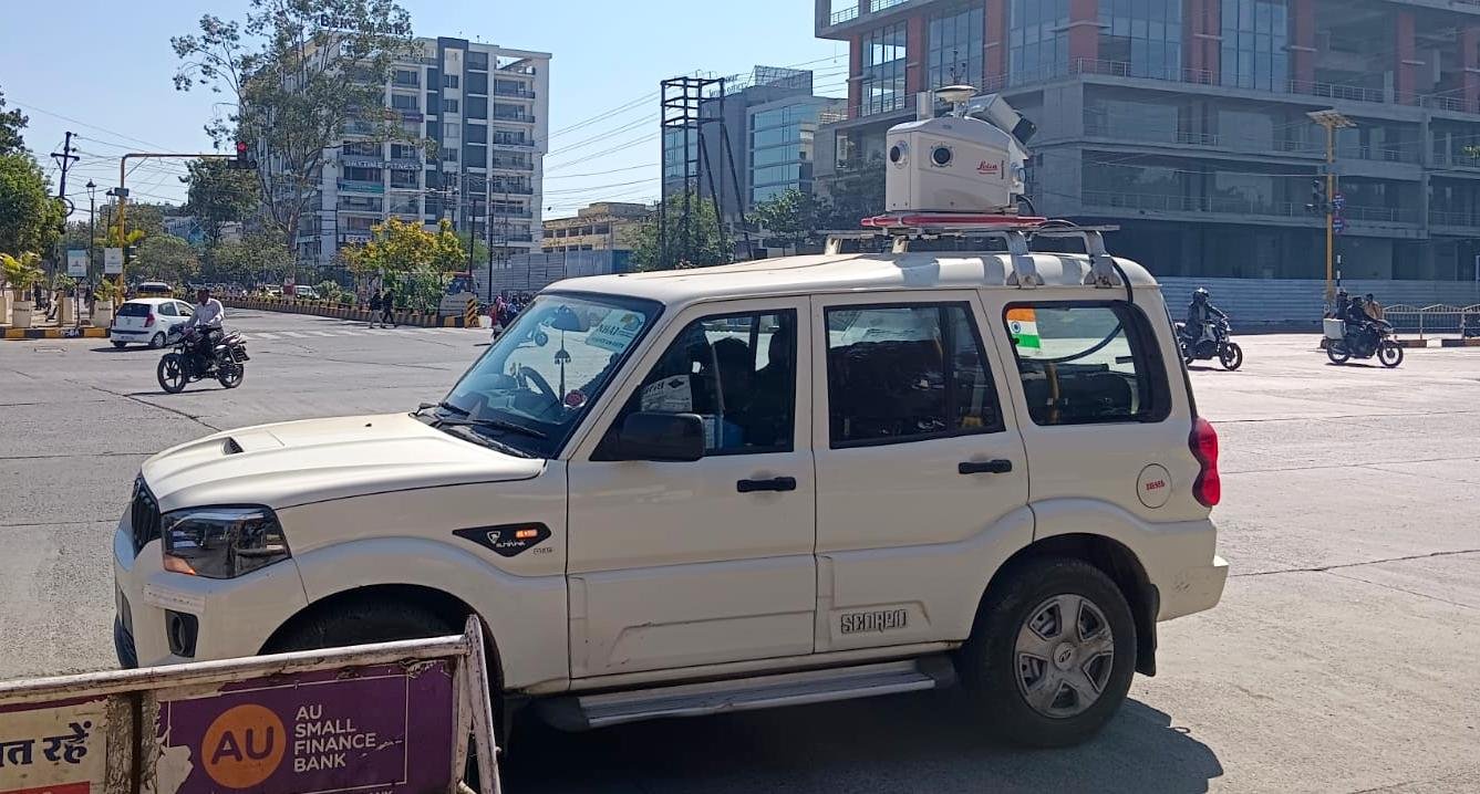 Mobile LiDAR mapping platform for city surveys